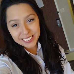 Meet your Posher, Stephanie